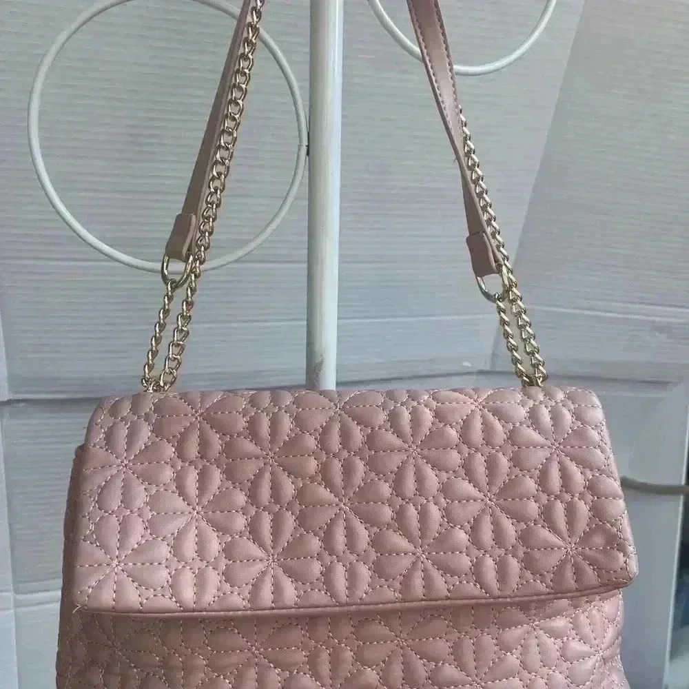 Bagamour Pink Crossbody Bag with gold chain - Picture 13 of 14